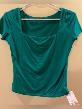 Women’s Scoop Neck Short Sleeve Tee in Teal